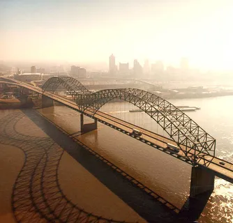 Hernando de Soto Bridge across the Mississippi River in Memphis